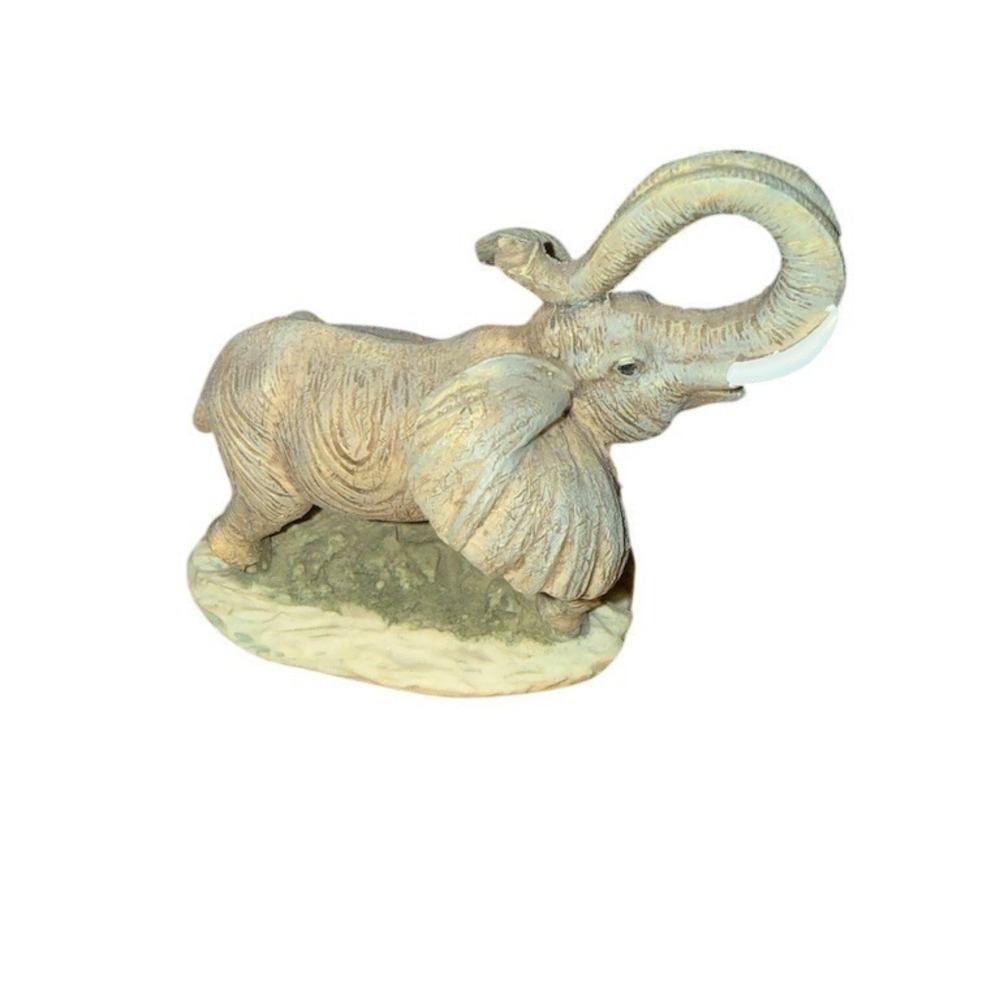 Unbranded‎ Vintage Elephant Figurine Gray Raised Trunk Safari Decor 5 in statue